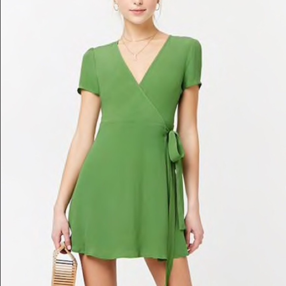 ❌SOLD❌green wrap dress